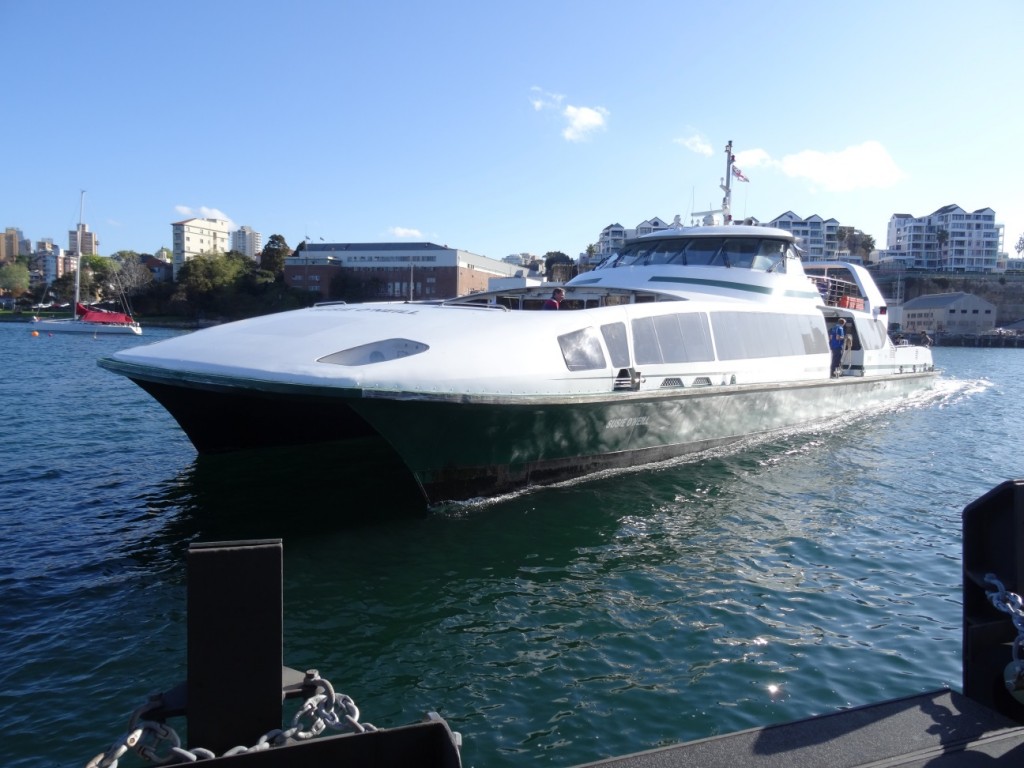 Unser tägliche Weg zur Downtown von Sydney mit der Lamborghini-Fähre ;-)