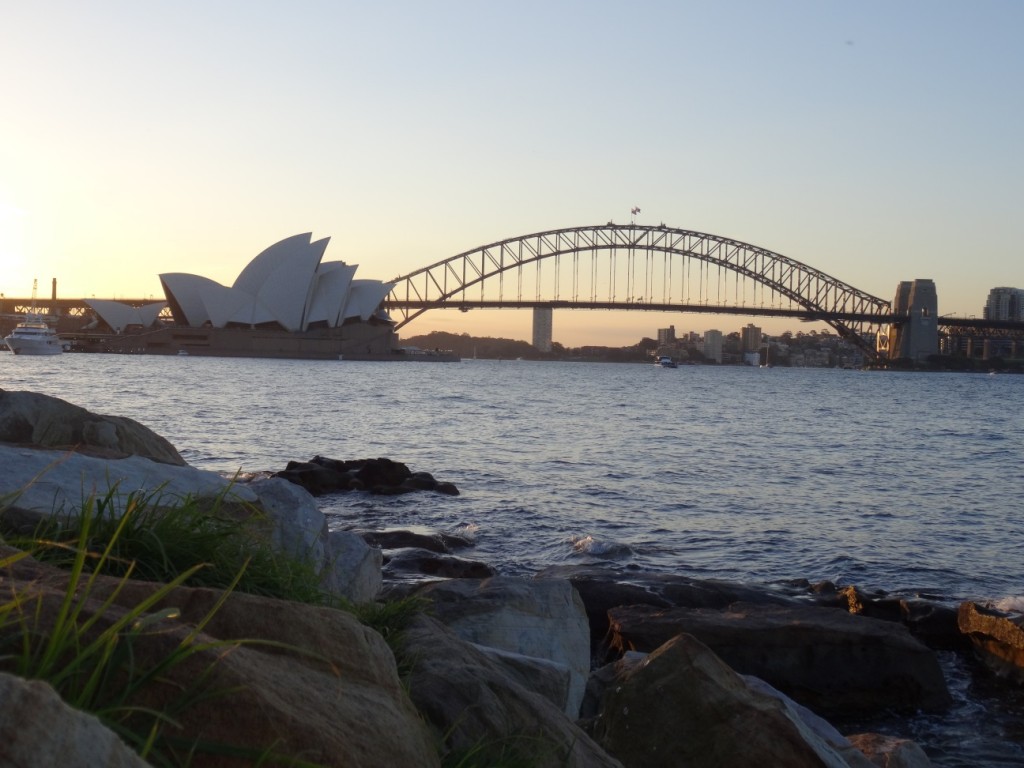 Sonnenuntergang hinter dem Opera House
