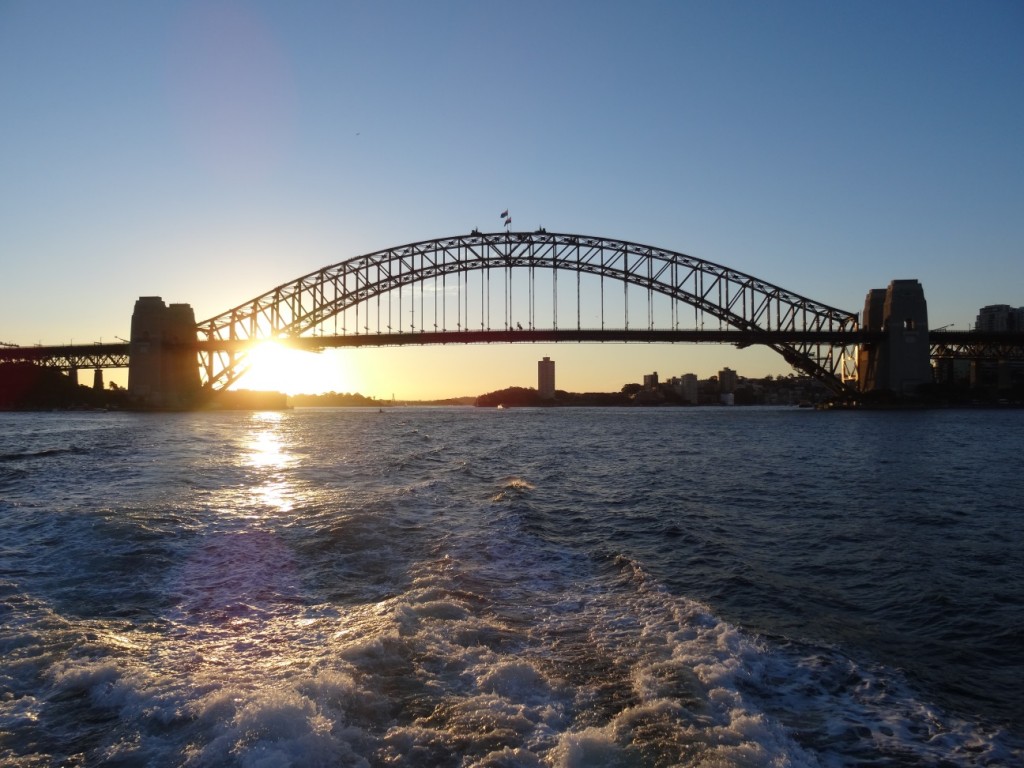 Sonnenuntergang hinter der Harbour Bridge auf dem Heimweg ins Motel