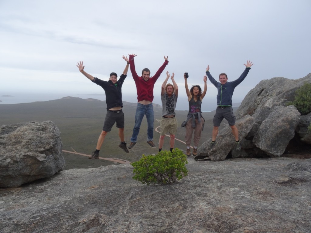 Auf der Spitze des Frenchman Peaks - mit Tomo, Loic und Damian