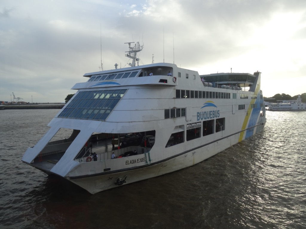 Unsere Fähre über den Rio de la Plata nach Uruguay