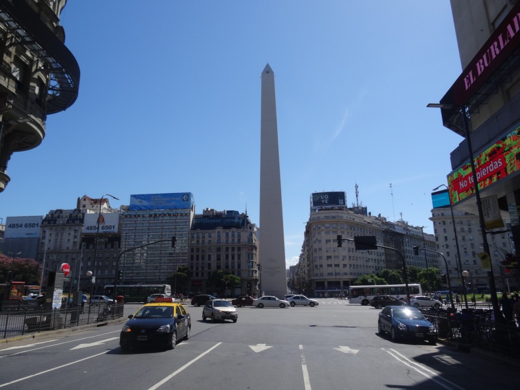 Der Obelisk, das Wahrzeichen von Buenos Aires