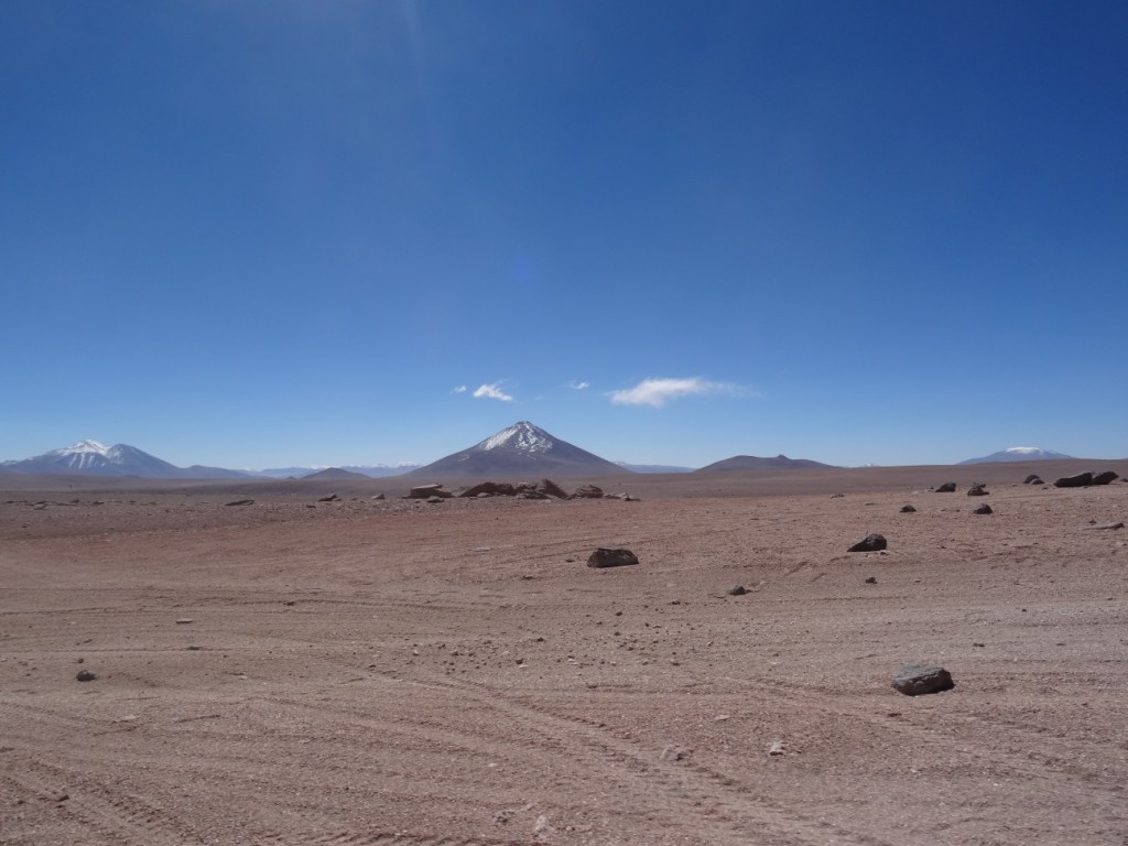 Wir erreichen den höchsten Punkt unserer Tour, ca. 5000 m.ü.M. Kein Wunder sehen die Berge so niedrig aus.