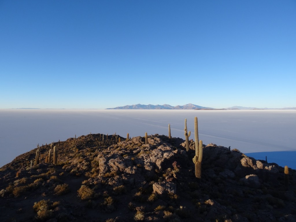 Die Salzwüste sieht wirklich aus wie ein riesiger weisser See