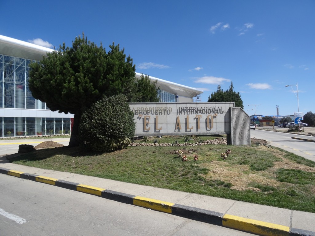Wir starten in El Alto, dem höchsten internationalen Flughafen der Welt (4058m)