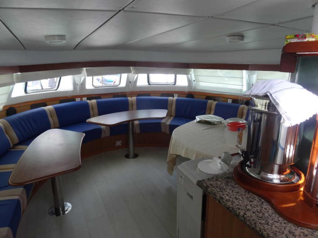 In der Lounge findet das tägliche Briefing statt