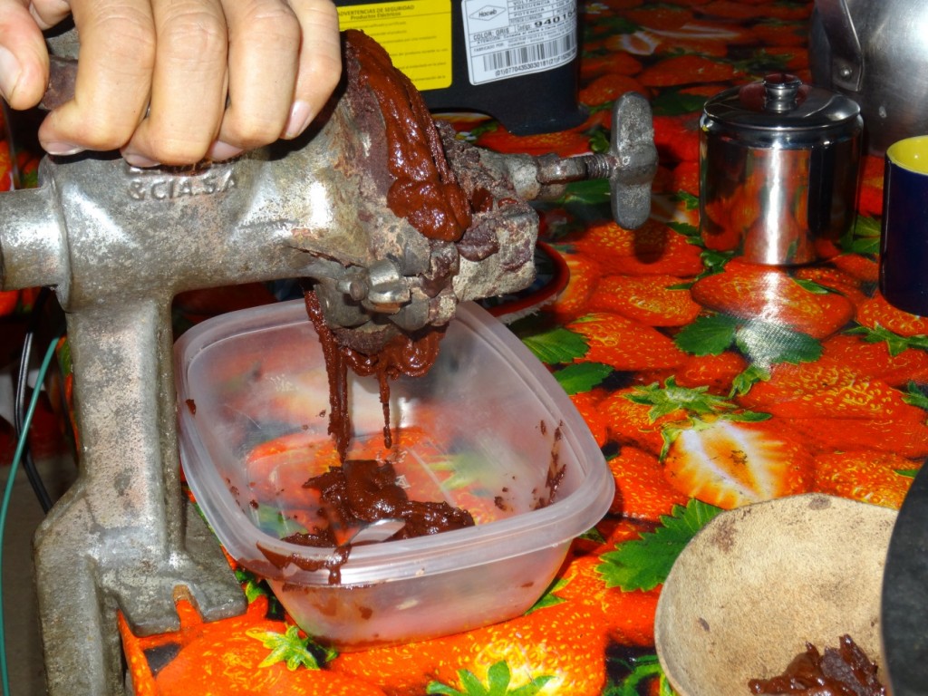 Und so wird "Schokolade" daraus! Natürlich pur, noch ohne Milch, Zucker oder anderes.